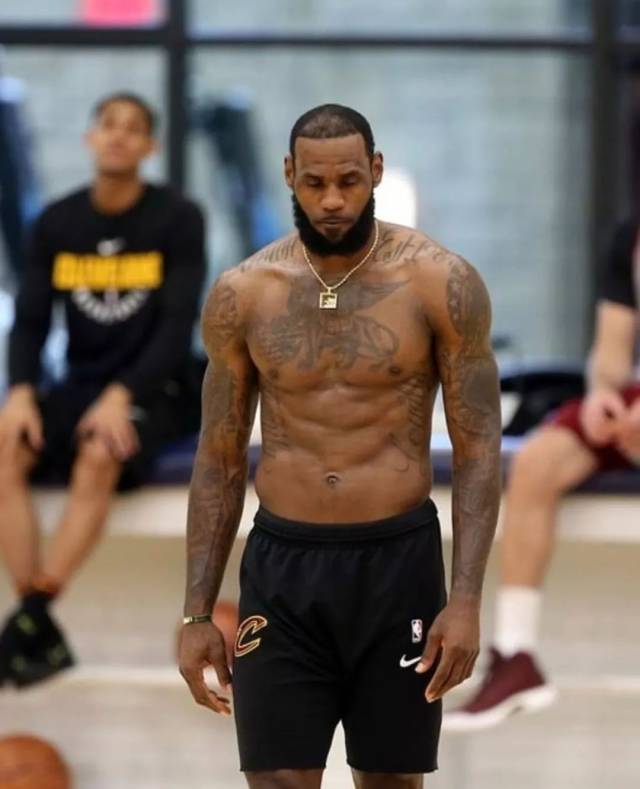 弗兰克：外界批评？我真的不在乎；我一直都想踢进攻足球（弗兰克：无惧外界质疑，始终坚持进攻足球）