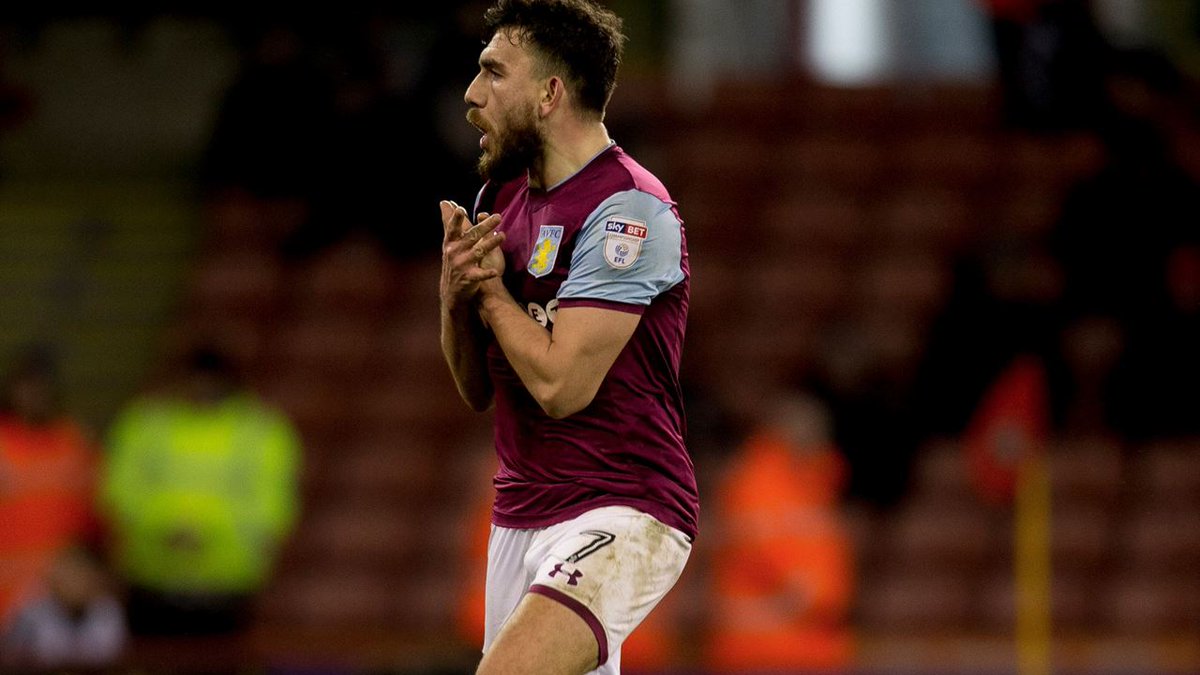 欧冠球员表现评析：C罗连续进球,（欧冠赛场表现解析：C罗连场破门）