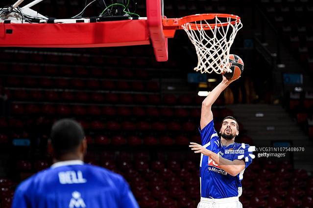 开拓者VS魔术裁判报告：出现1次漏判 小卡特防守三秒违例（开拓者战魔术裁判报告：仅一次漏判，小卡特防守三秒违例）