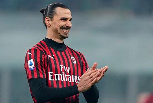 送出助攻，比朔夫当选拜仁vs勒沃库森全场最佳球员（凭借助攻，比朔夫荣膺拜仁对勒沃库森全场最佳）