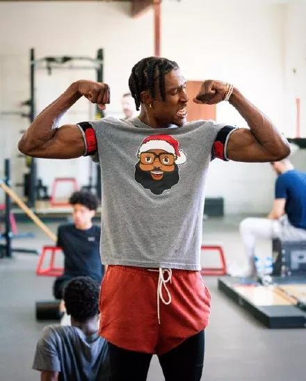 皇马球员身价虚高？居莱尔9000万欧引争议 德转解释贝林身价过高（皇马身价被高估？居莱尔9000万欧惹争议，德转回应贝林厄姆估值偏高）