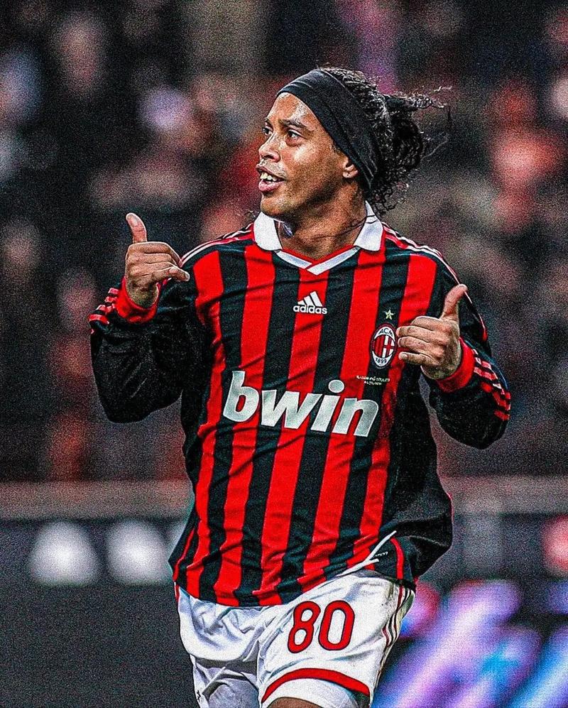 骄傲容易滋生狭隘，亚冠是为国出战，所以这个时候还...（自满易生狭隘，亚冠为国而战，此刻更应…）