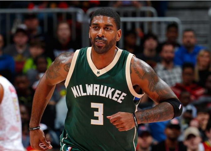 伊劳拉：喜欢带队在梦剧场比赛，现在的曼联比上赛季进步很大（伊劳拉：享受率队征战梦剧场，曼联较上季进步明显）