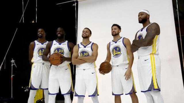 最新转会突然官宣，全网都没想到（这笔最新转会突发官宣，震惊全网）