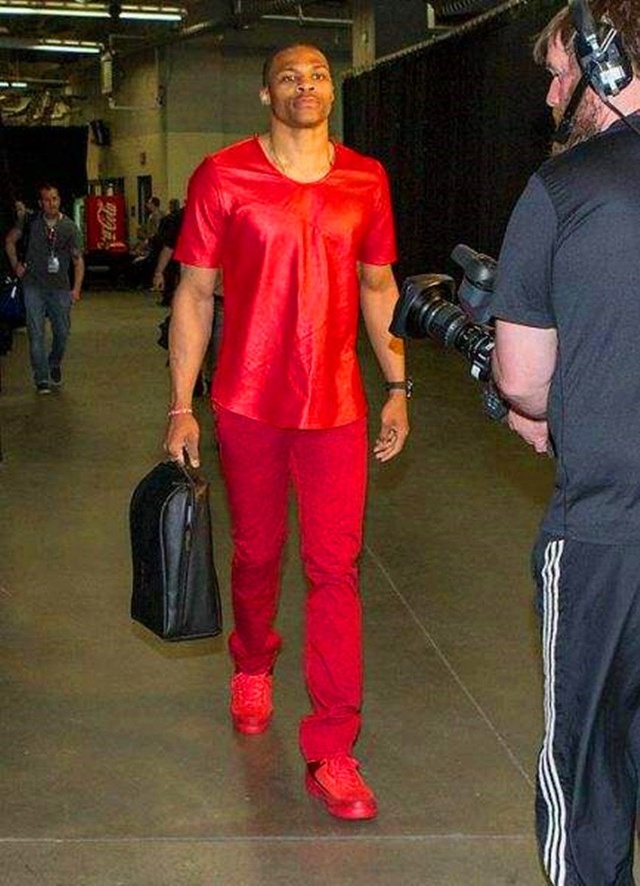 76人伤病报告：恩比德&马克西大概率出战，乌布雷缺阵（76人伤情更新：恩比德、马克西大概率登场，乌布雷将缺席）