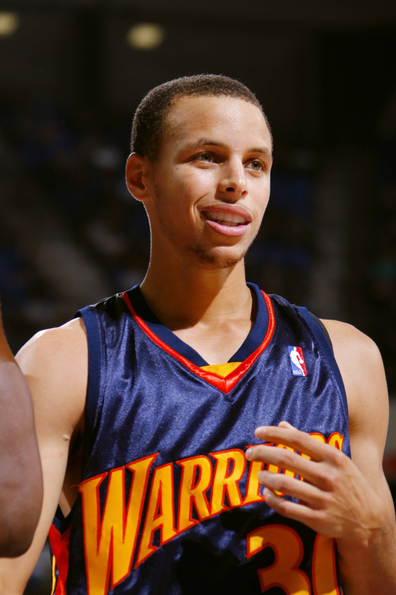 阿尔巴&布斯克茨退役！巴萨官方送上祝福！（阿尔巴与布斯克茨挂靴，巴萨官方送上祝福）