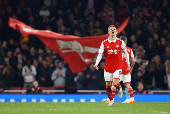 雷霆本赛季输的3场比赛，均是在领先两位数的情况下惨遭逆转（雷霆本季三场败仗皆在两位数优势下遭逆转）