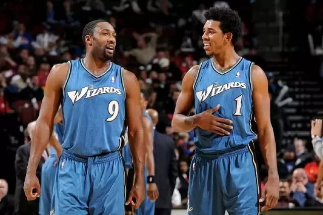 高开低走！公牛7连败之后跌出东部前十（开局强势难续，公牛7连败滑出东部前十）