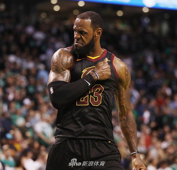 蓝军枪手 天王山之前 先在欧冠褪一层皮吧（天王山将至，蓝军枪手先在欧冠受考验）